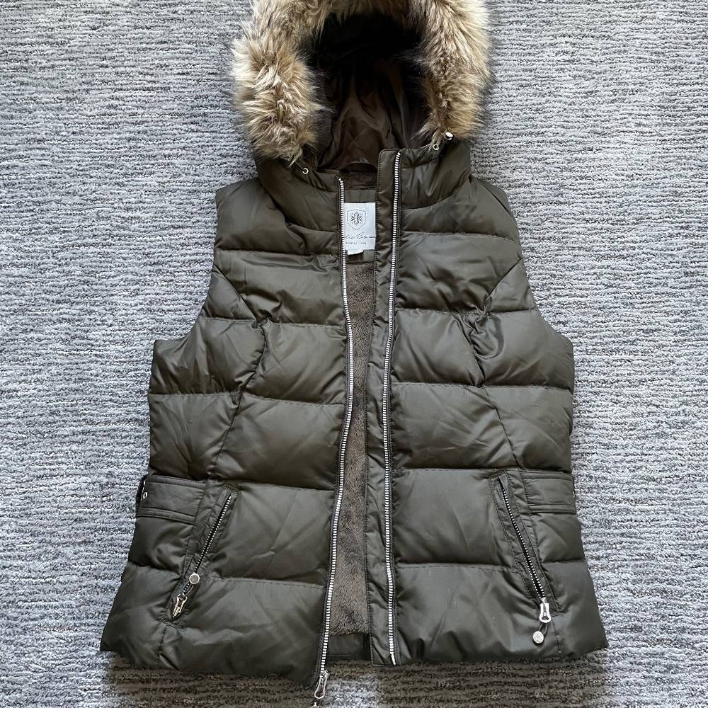 Eddie Bauer Goose Down Hooded Puffer Vest (Medium)